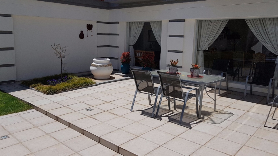 4 Bedroom Property for Sale in La Provance Free State